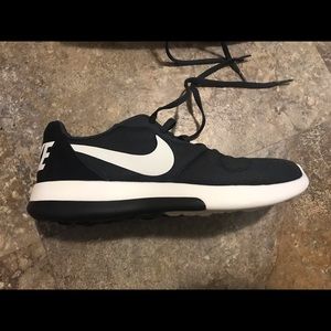 Black Nike Sneakers Women’s 8